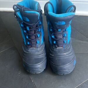 Boys North face Thermo ball boots size 2